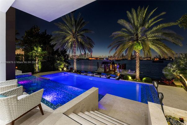 Exterior, Lake, Pool