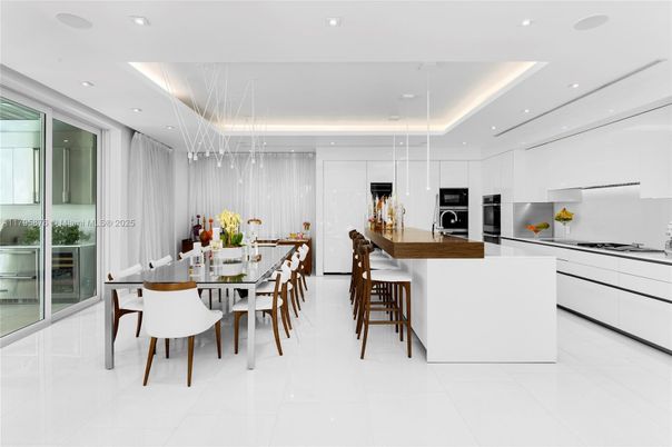 Dining room, Interior, Kitchen, Pendant Lights, Recessed Lighting, Stainless Steel Appliances