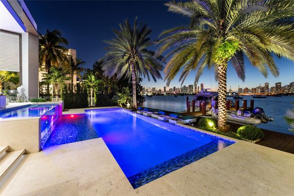 Exterior, Lake, Pool
