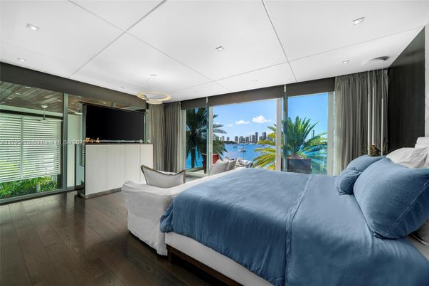Bedroom, Interior, Recessed Lighting, Water, Wood Texture Flooring