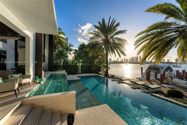 Exterior, Lake, Pool, Water