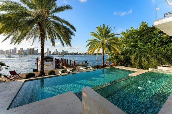 Exterior, Lake, Pool, Water