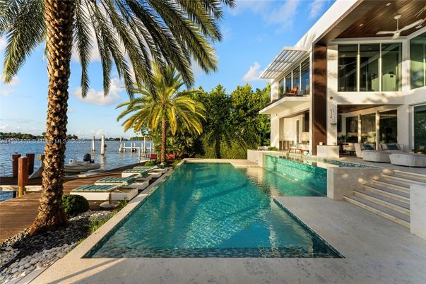 Exterior, Pool, Water