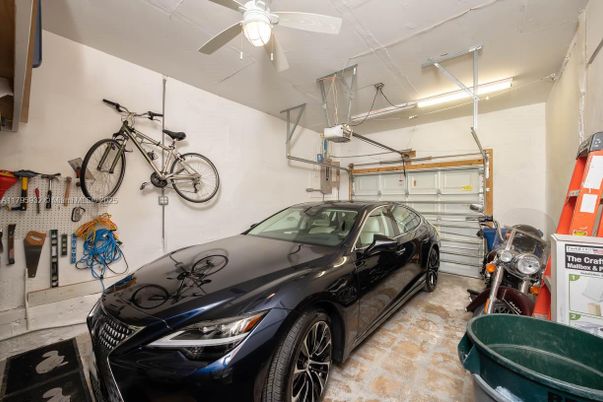 Garage, Interior