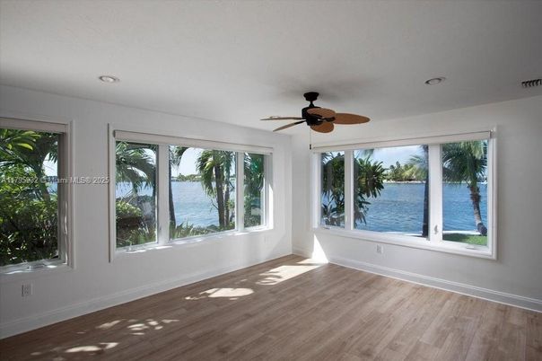 Empty room, Interior, Recessed Lighting, Water, Wood Texture Flooring