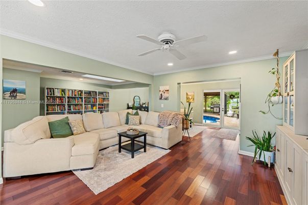 Interior, Living room, Recessed Lighting, Wood Texture Flooring