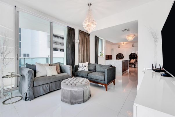 Chandelier, Interior, Living room