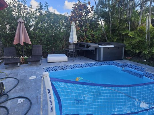 Exterior, Hot Tub, Pool