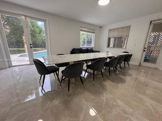 Dining room, Interior, Recessed Lighting