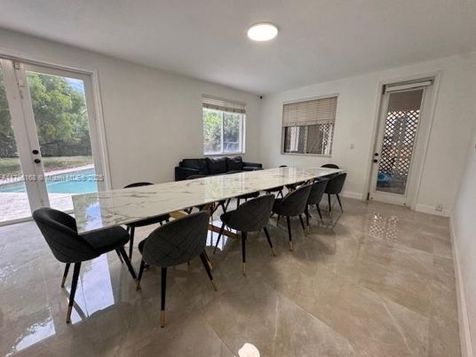 Dining room, Interior, Recessed Lighting