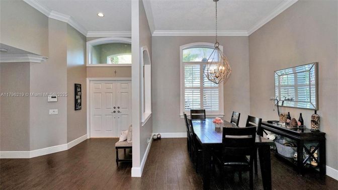 Chandelier, Dining room, Interior, Pendant Lights, Recessed Lighting, Wood Texture Flooring