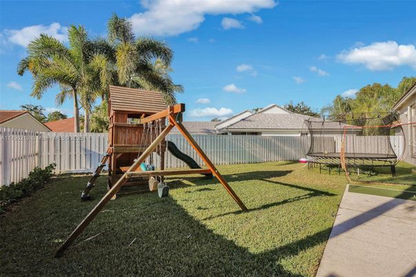 Backyard, Exterior, Playground