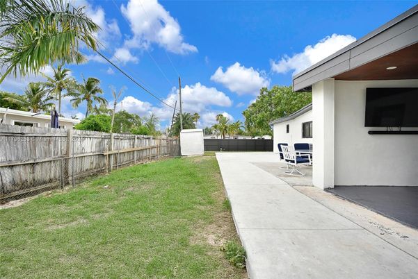 Backyard, Exterior