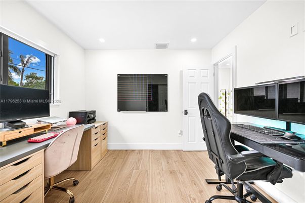 Home Office, Interior, Recessed Lighting, Wood Texture Flooring