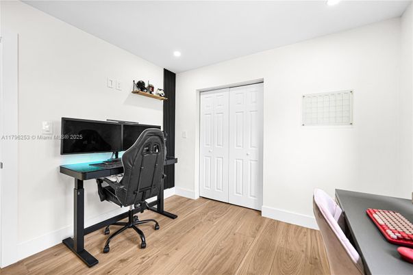 Home Office, Interior, Recessed Lighting, Wood Texture Flooring
