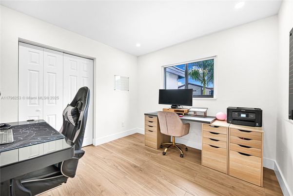 Home Office, Interior, Recessed Lighting, Wood Texture Flooring