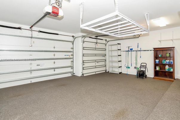 Garage, Interior