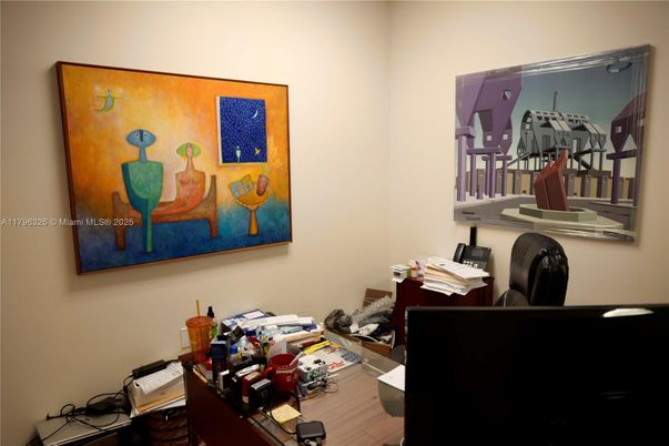 Home Office, Interior