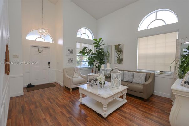 Interior, Living room, Pendant Lights, Wood Texture Flooring