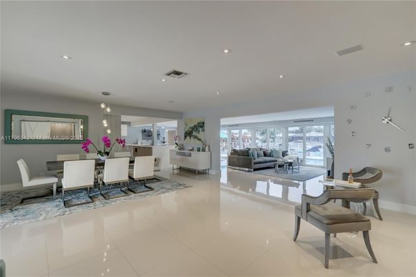 Dining room, Interior, Living room, Pendant Lights, Recessed Lighting