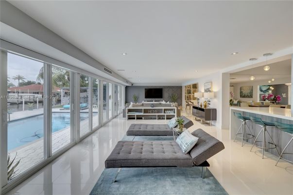 Interior, Living room, Pendant Lights, Recessed Lighting