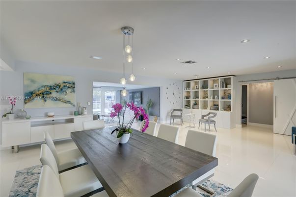 Dining room, Interior, Pendant Lights, Recessed Lighting