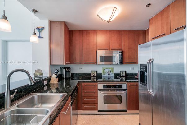 Interior, Kitchen, Pendant Lights, Stainless Steel Appliances
