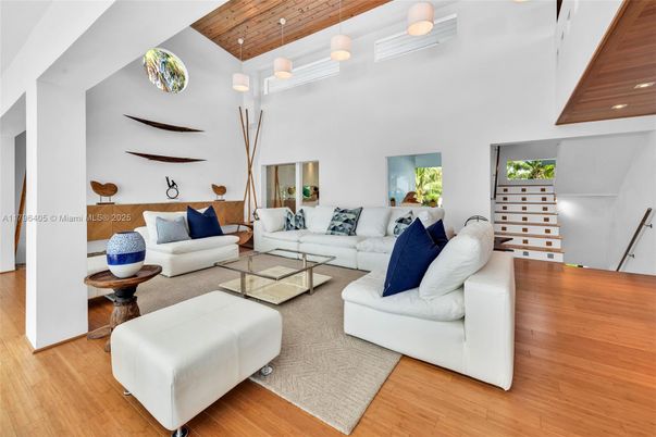 Interior, Living room, Pendant Lights, Recessed Lighting, Wood Texture Flooring