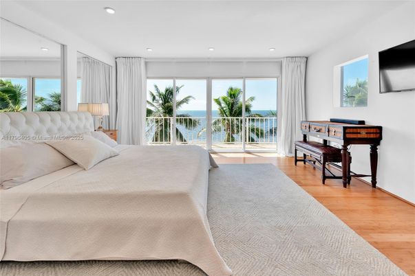 Bedroom, Interior, Recessed Lighting, Water, Wood Texture Flooring