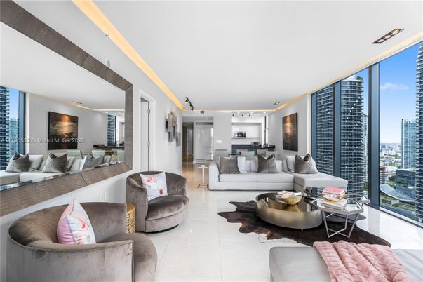 Dining room, Interior, Living room, Pendant Lights, Recessed Lighting
