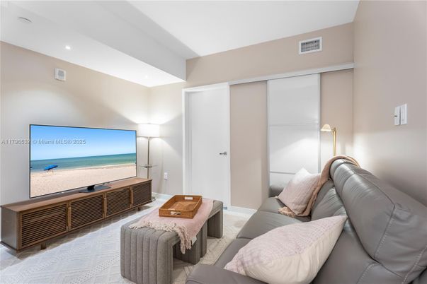 Interior, Living room, Recessed Lighting, Water