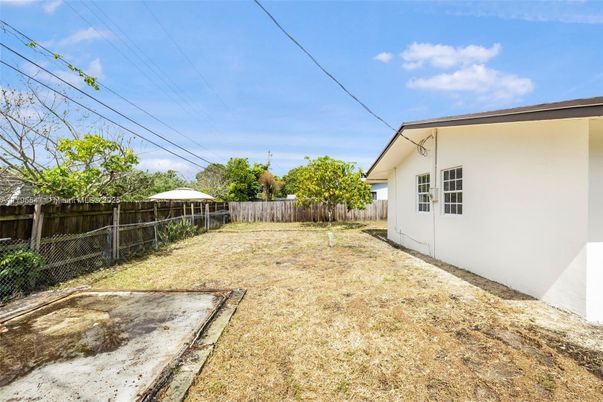 Backyard, Exterior