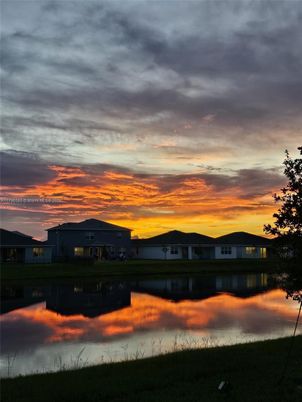 Exterior, Lake