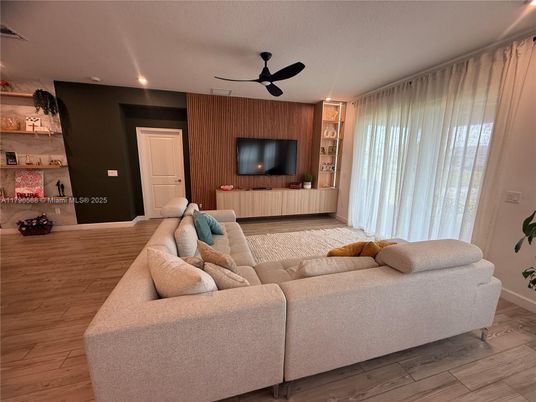 Interior, Living room, Recessed Lighting, Wood Texture Flooring