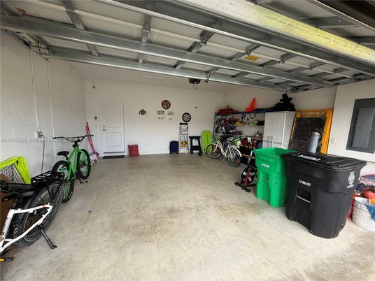 Garage, Interior
