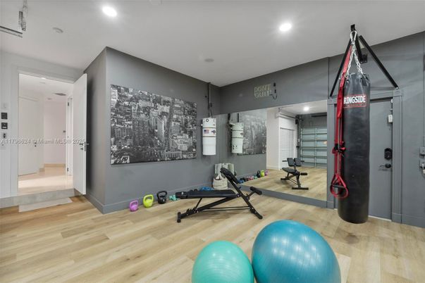 Fitness Equipment, Interior, Recessed Lighting, Wood Texture Flooring