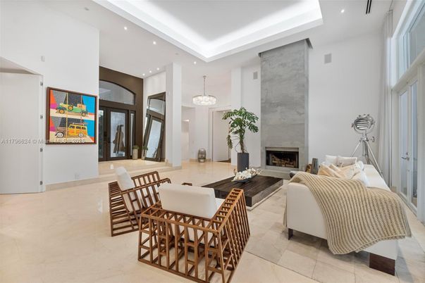 Chandelier, Fireplace, Interior, Living room, Pendant Lights, Recessed Lighting