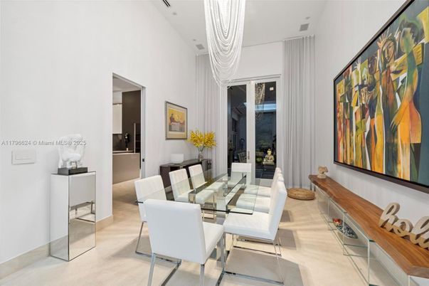 Dining room, Interior