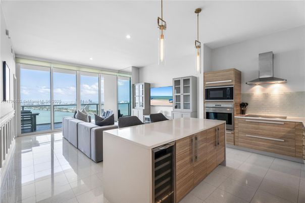 Interior, Kitchen, Living room, Pendant Lights, Recessed Lighting, Stainless Steel Appliances, Water