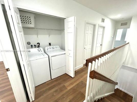 Interior, Utility Closets, Washer, Wood Texture Flooring