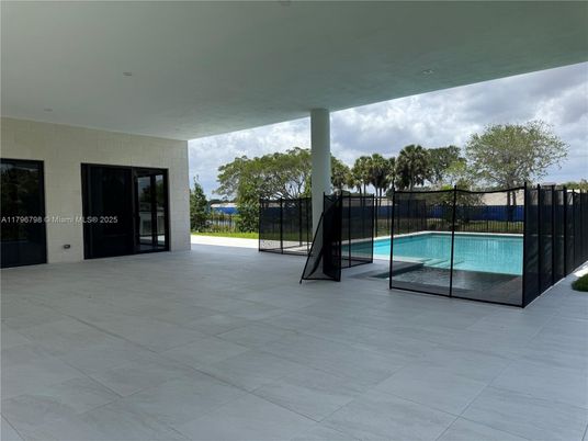 Exterior, Playground, Pool