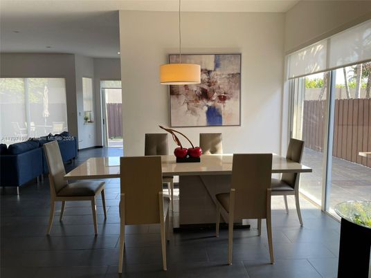 Dining room, Interior, Pendant Lights, Recessed Lighting