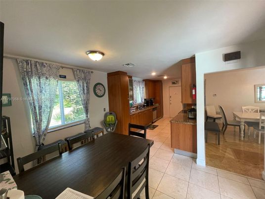 Dining room, Interior, Recessed Lighting