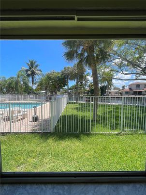 Exterior, Pool, Other