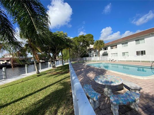 Exterior, Pool, Water
