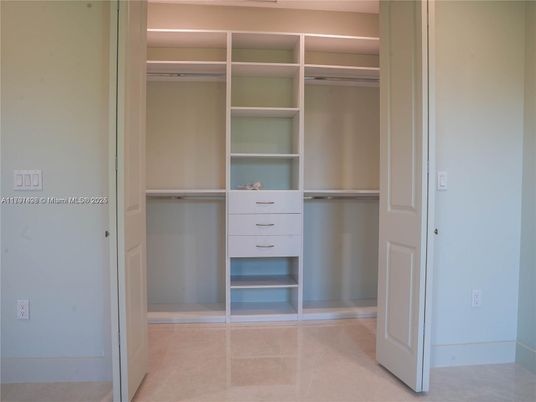 Interior, Walk-in Closets