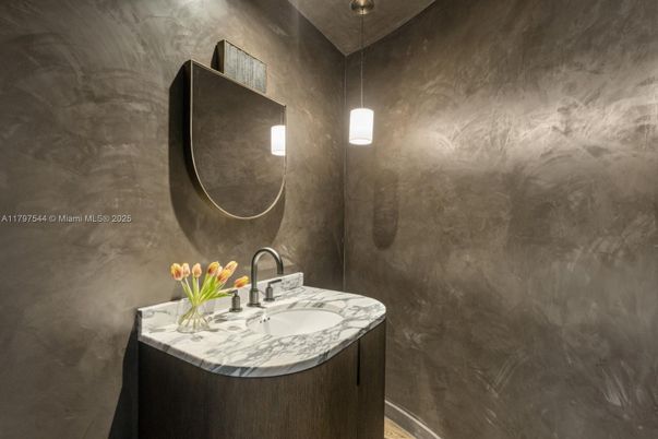 Bathroom, Interior, Pendant Lights