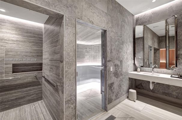 Bathroom, Interior, Recessed Lighting, Wood Texture Flooring