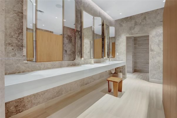 Bathroom, Interior, Recessed Lighting