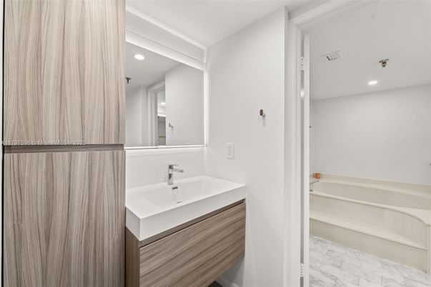 Bathroom, Interior, Marble, Recessed Lighting